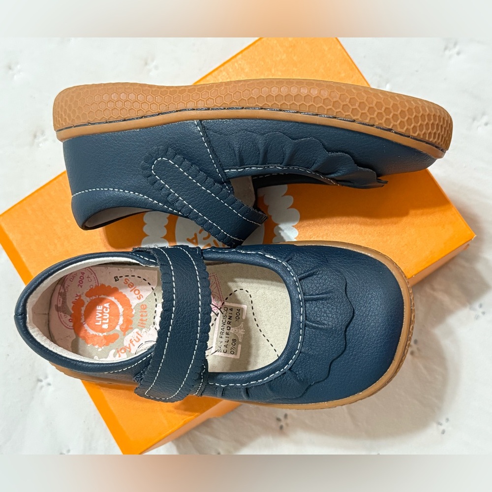 NIB -- Livie & Luca Ruche Classic Navy Shoes - Picture 3 of 6